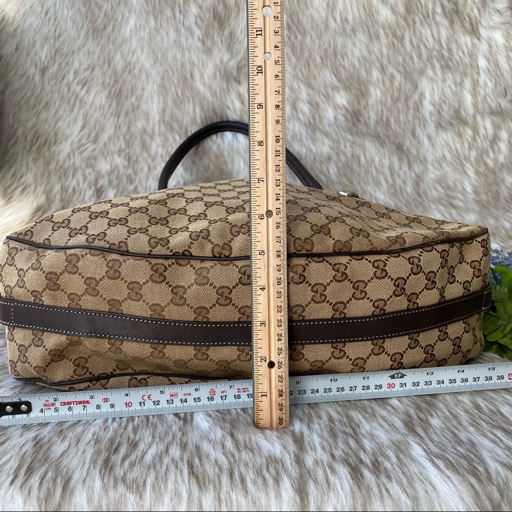 Gucci Sherry Shoulder Bag - Picture 16 of 16